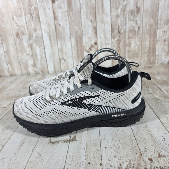 Brooks Revel 6 Womens Running Shoes White Black Grey 1203861B121 Size 8 B - Picture 2 of 8
